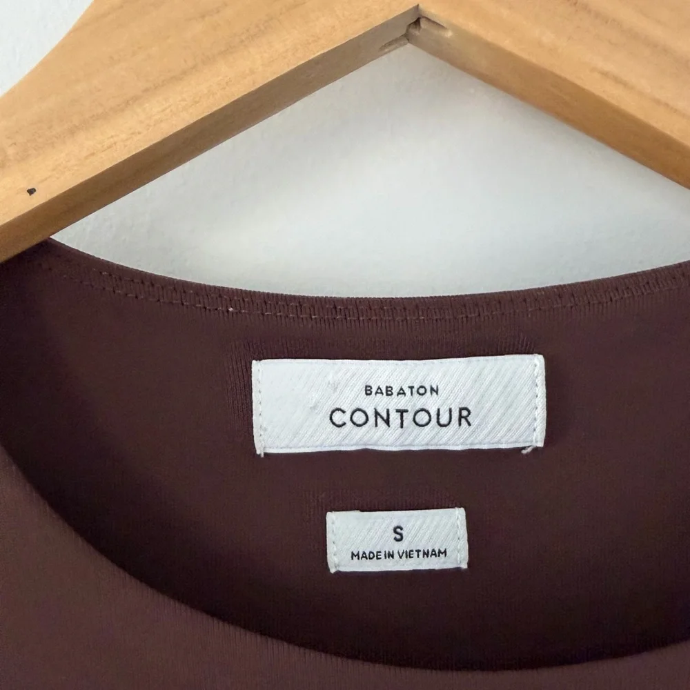 Aritzia Babaton Contour Crop Long Sleeve - Picture 2 of 3